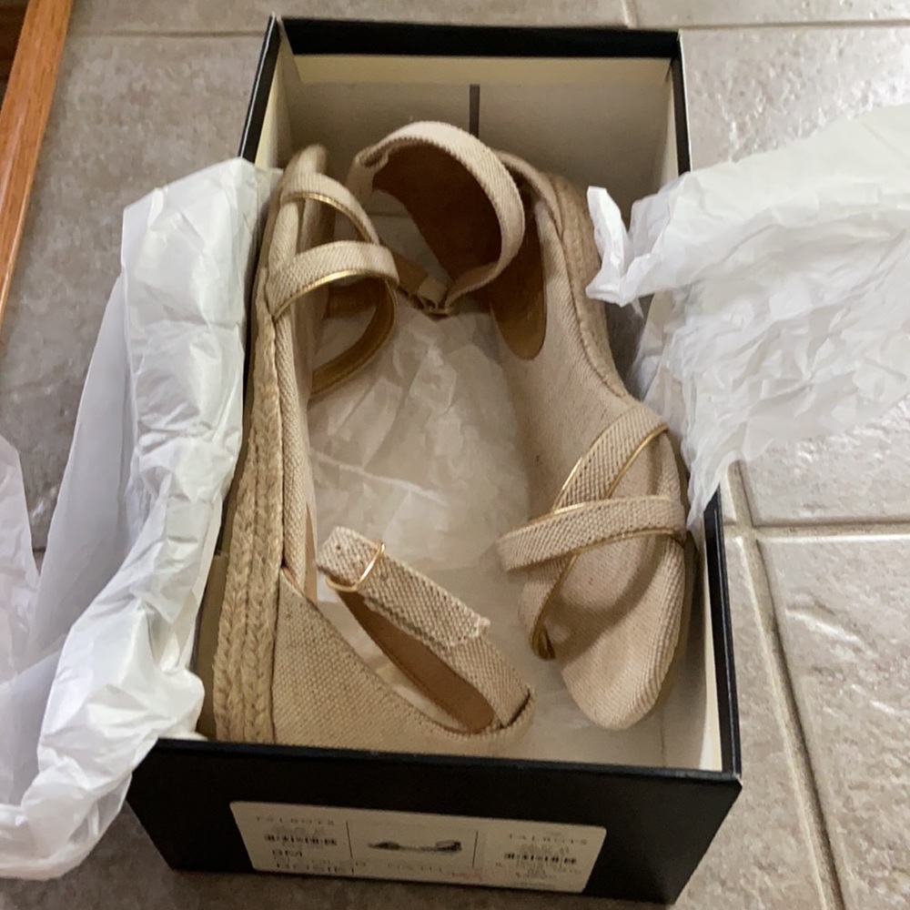Sandals - Picture 4 of 6